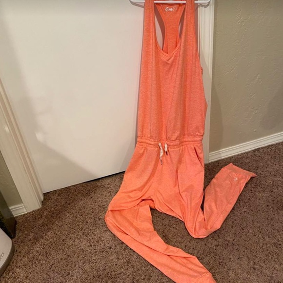 Zyia coral jumpsuit - Picture 7 of 10